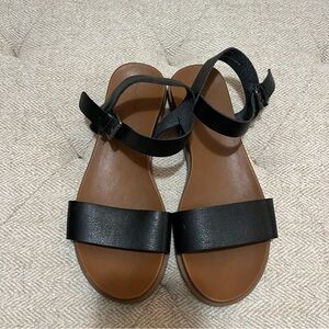 Universal Thread Black Leather Strappy Sandals